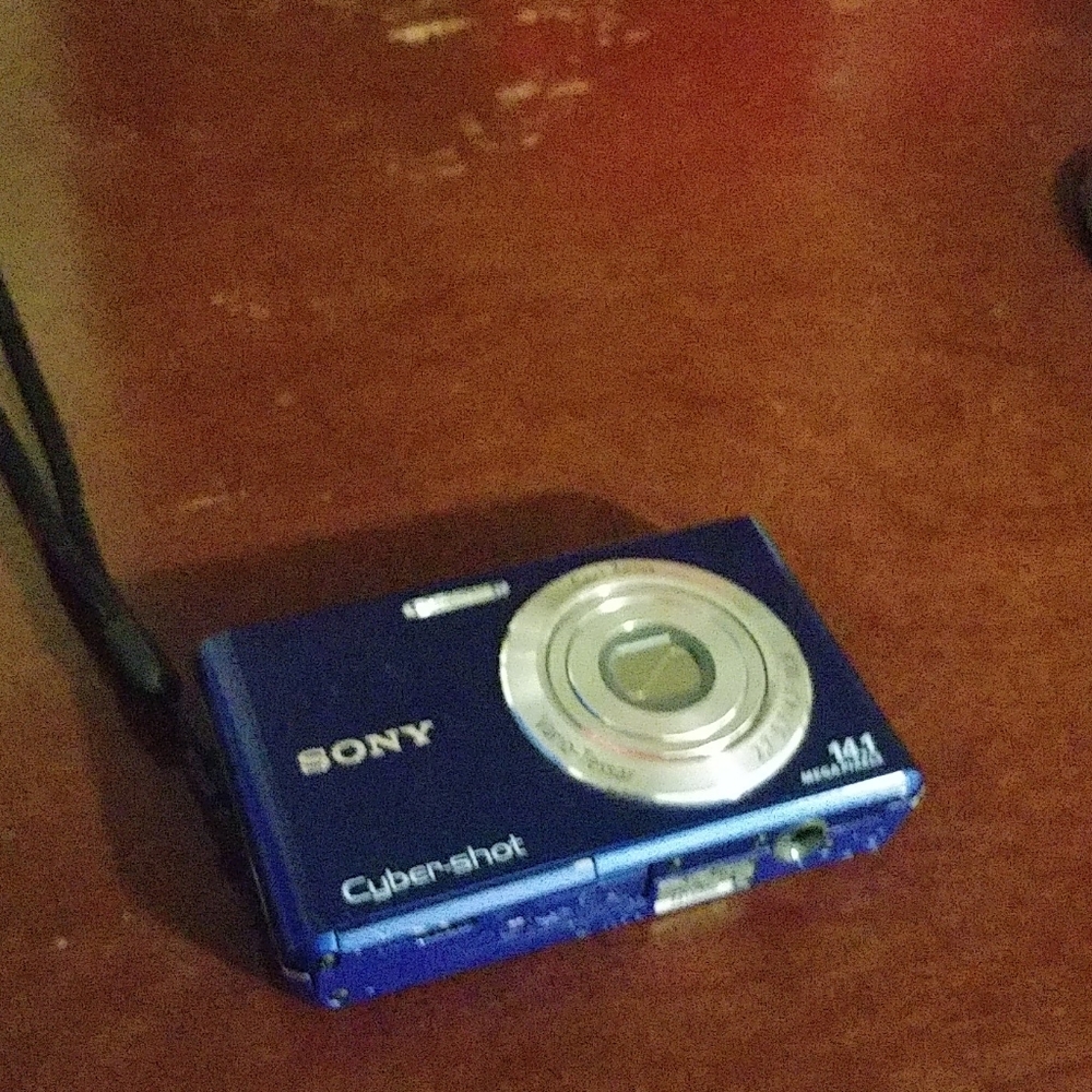 Sonycamera - Picture 2 of 2